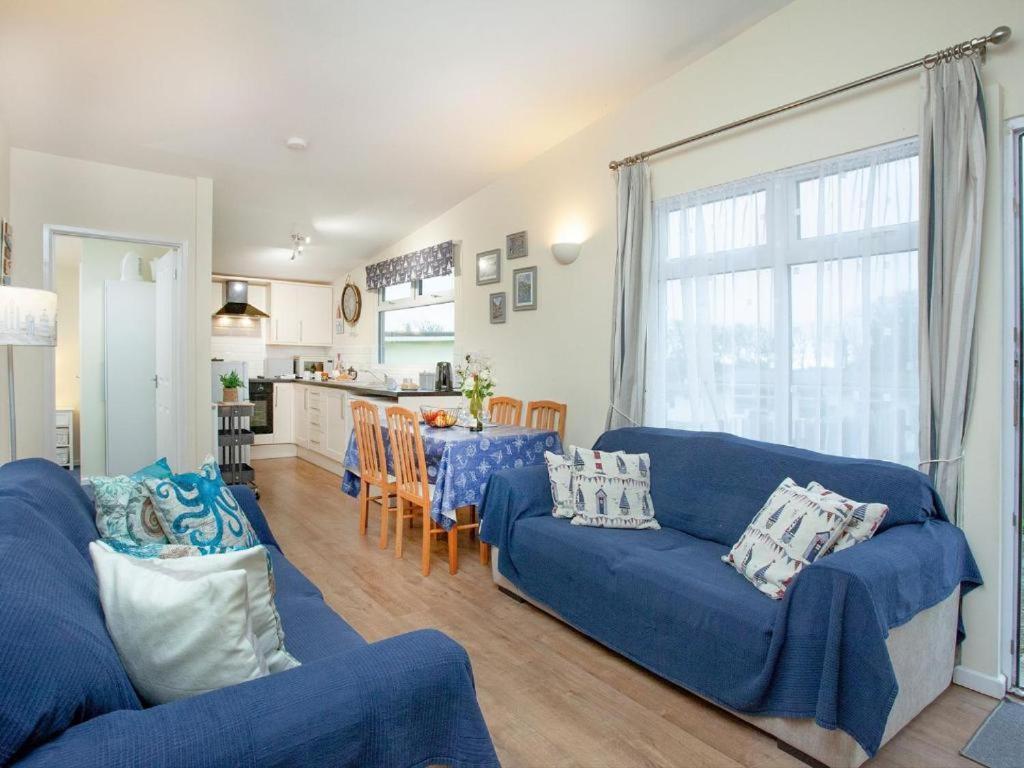 Sunnydaze-Detached Chalet With 2 Bedrooms And 2 Bathrooms And Private Parking Outside Door Dartmouth Exterior foto