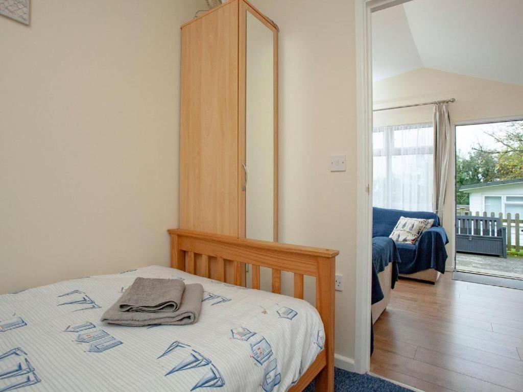 Sunnydaze-Detached Chalet With 2 Bedrooms And 2 Bathrooms And Private Parking Outside Door Dartmouth Exterior foto